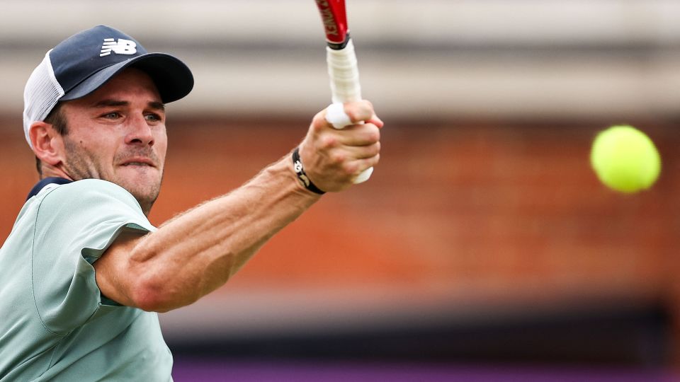 进行艰苦的 进行艰苦的