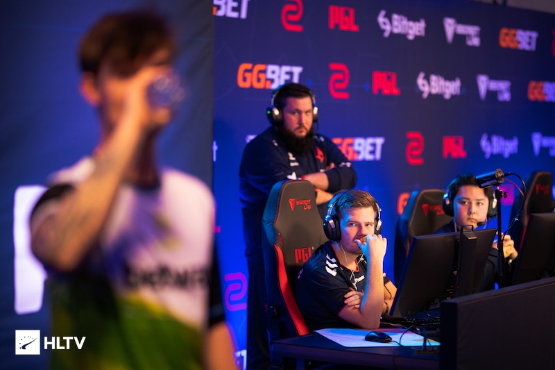 自律的四个 自律的四个